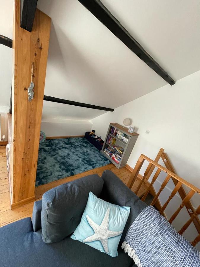 Апартаменты Harbour Loft! Newly Refurbished 3 Bed Flat! Барри-Порт Экстерьер фото