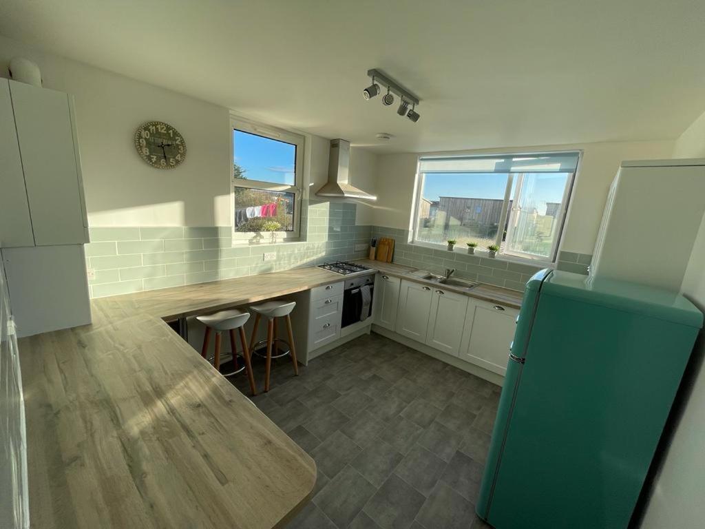 Апартаменты Harbour Loft! Newly Refurbished 3 Bed Flat! Барри-Порт Экстерьер фото