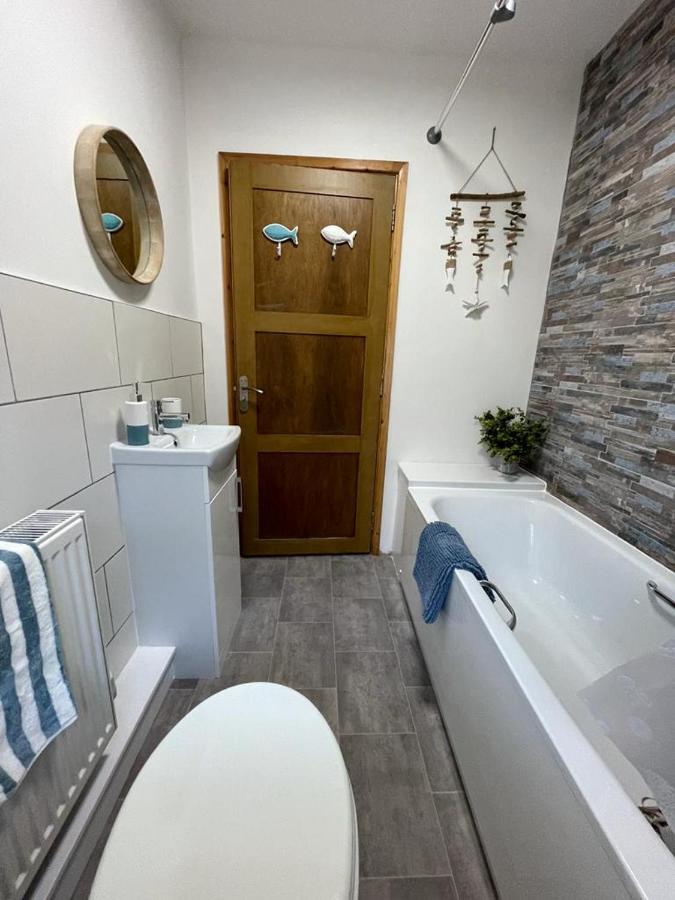 Апартаменты Harbour Loft! Newly Refurbished 3 Bed Flat! Барри-Порт Экстерьер фото