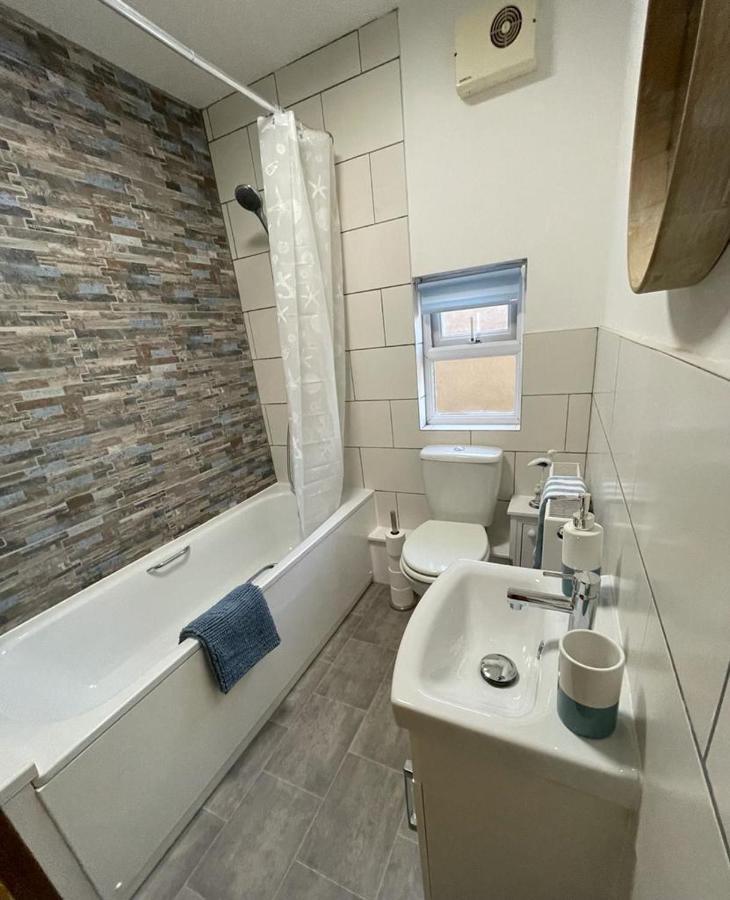 Апартаменты Harbour Loft! Newly Refurbished 3 Bed Flat! Барри-Порт Экстерьер фото